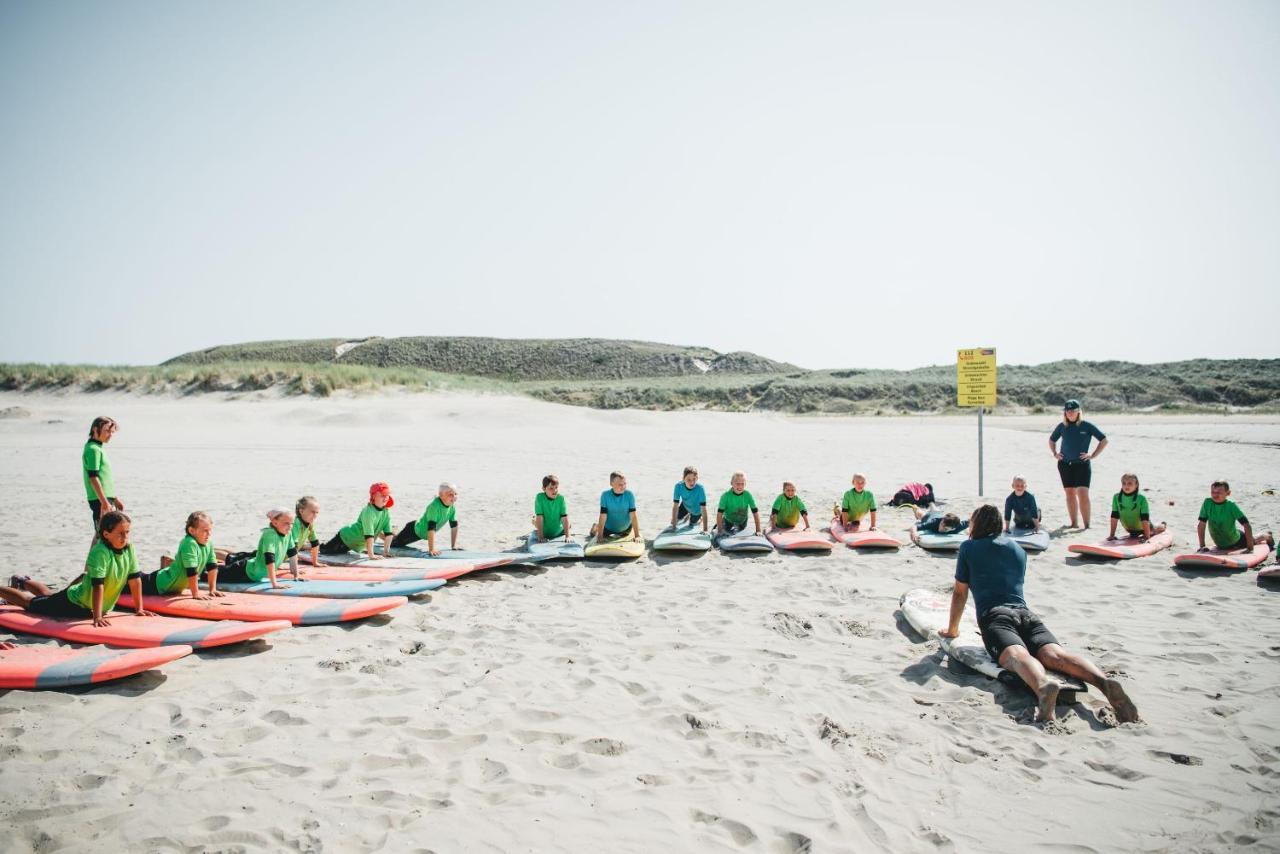 Family & Surfhostel Petten Exteriör bild